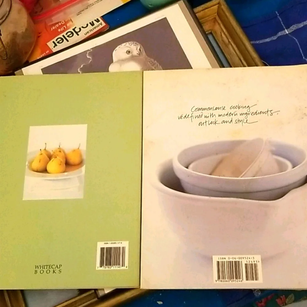Donna Hay Large Cookbooks Modern Classics Flavors SET 2